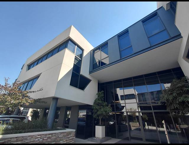 1,332M² OFFICE TO LET IN VORNA VALLEY